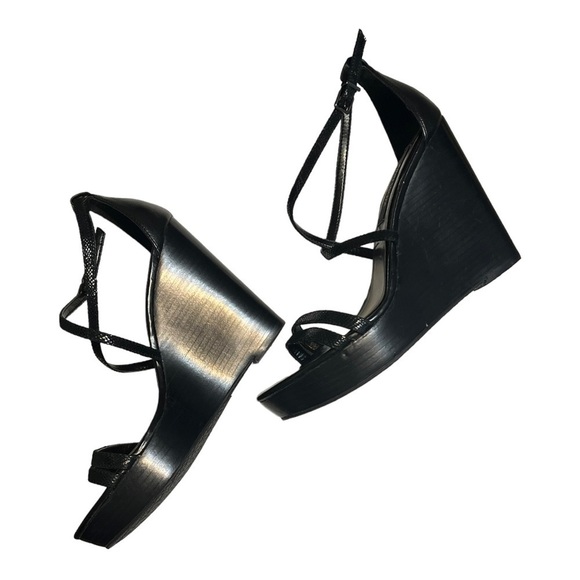 White House Black Market Leighton Wedge Jet Black Embossed Lizard Strap Sandal - Picture 6 of 6